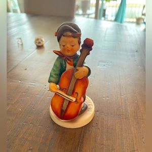 Excellent Vintage 5" Hummel figurine #189, Sweet Music